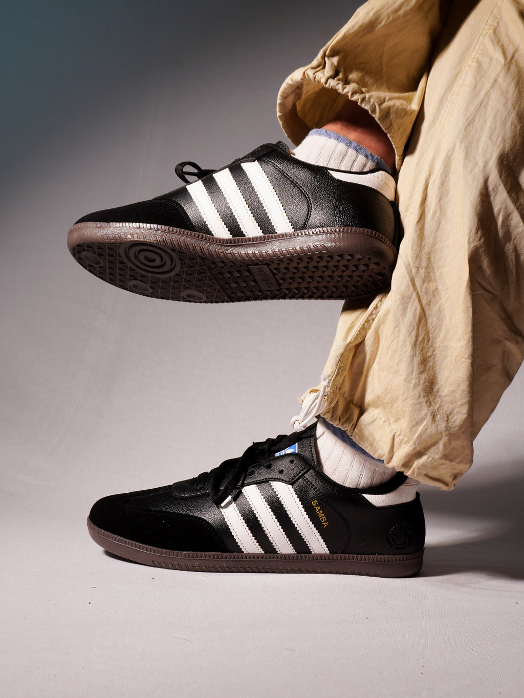 Samba Aura Black Variant