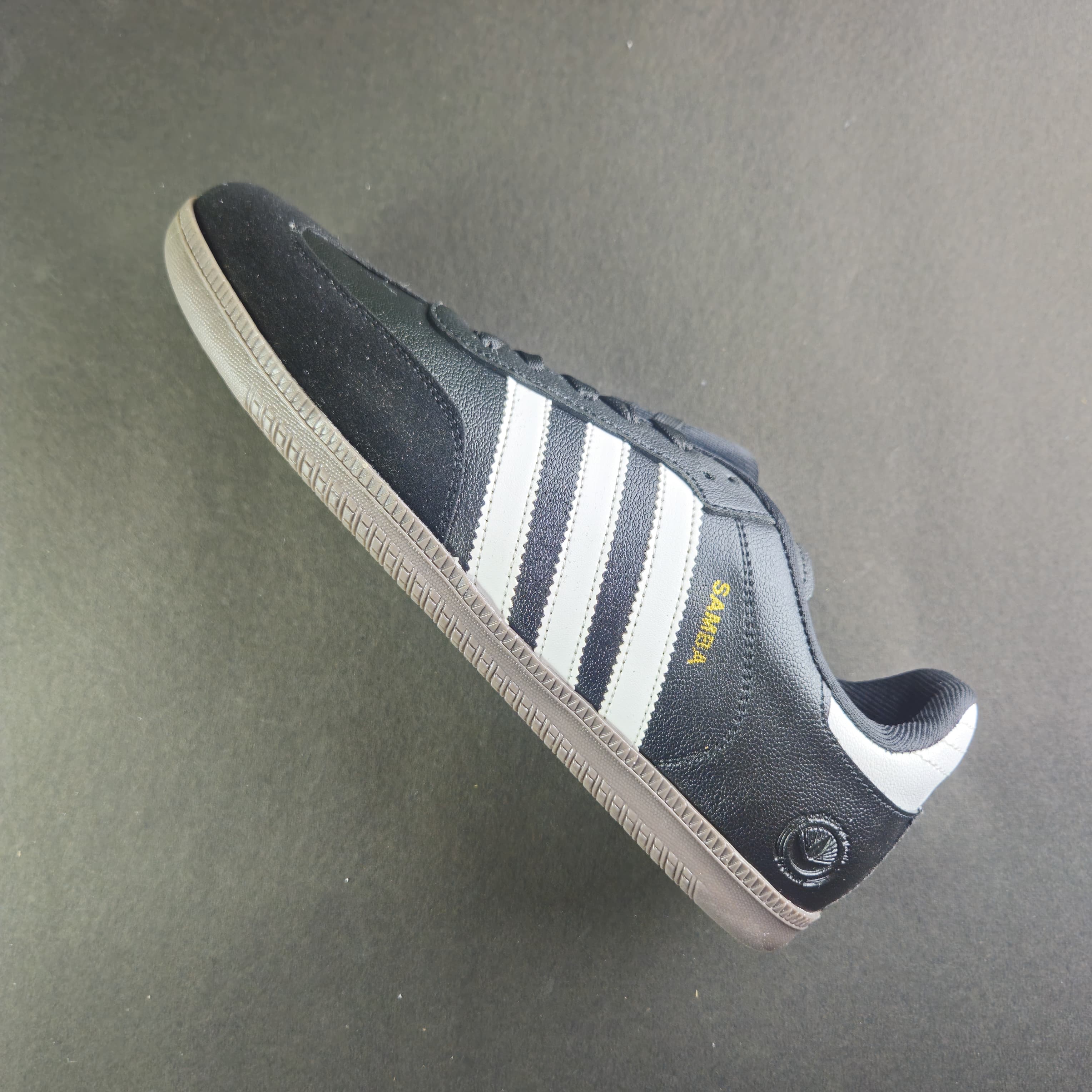 Samba Aura Black Variant